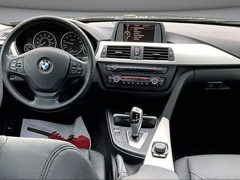 Used 2014 BMW 320i xDrive Sedan image 7