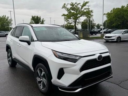 Certified 2025 Toyota RAV4 SE AWD/4WD image 4