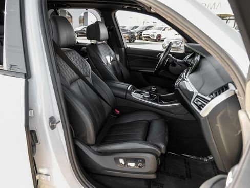 Used 2021 BMW X5 M50i image 44
