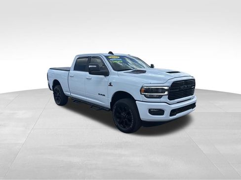 Used 2023 RAM 2500 Laramie AWD/4WD image 8