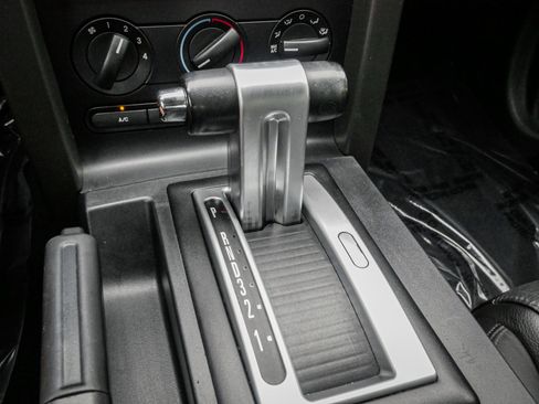 Used 2006 Ford Mustang GT Premium RWD image 25