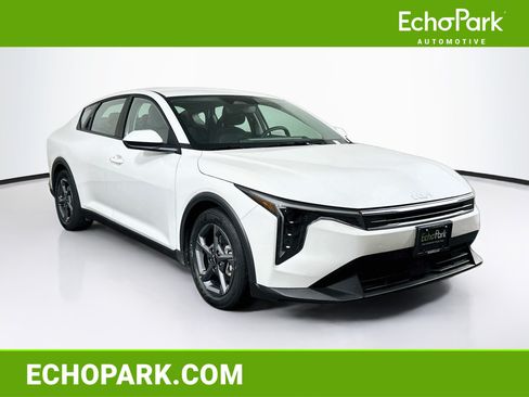 Used 2025 Kia K4 FWD image 1