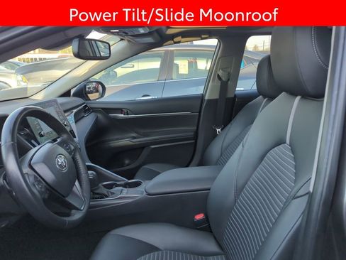 Used 2023 Toyota Camry SE w/ Convenience Package image 6