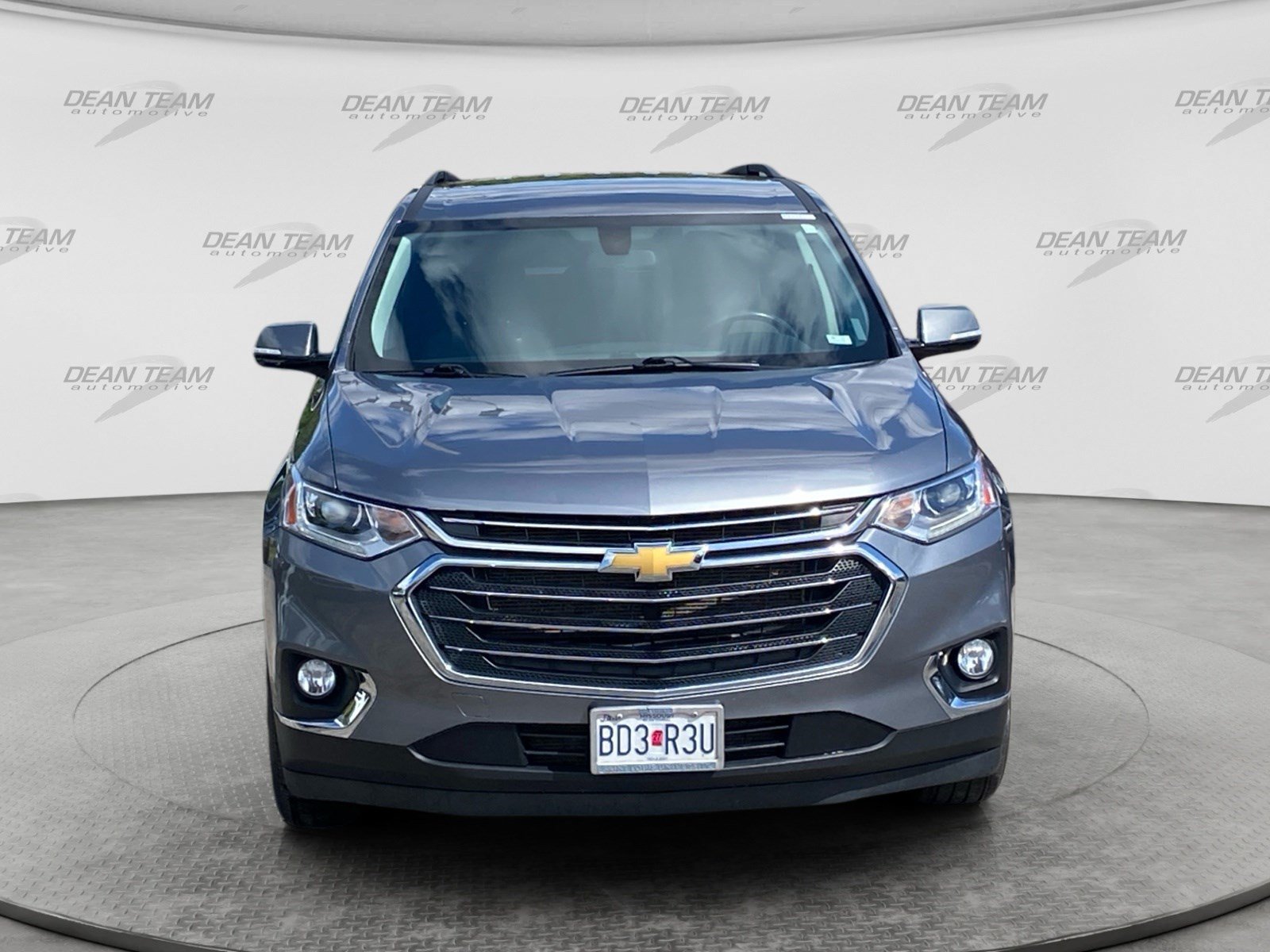 Used 2020 Chevrolet Traverse LT FWD image 2