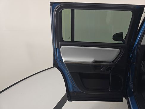 Used 2024 Rivian R1S Adventure AWD/4WD image 17