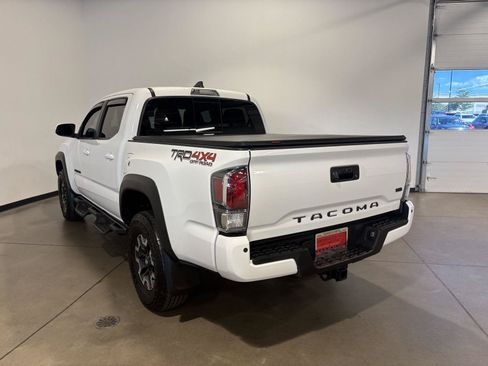 Used 2023 Toyota Tacoma TRD Off-Road w/ Technology Package AWD/4WD image 5