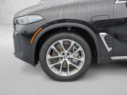 New 2026 BMW X5 xDrive50e image 10