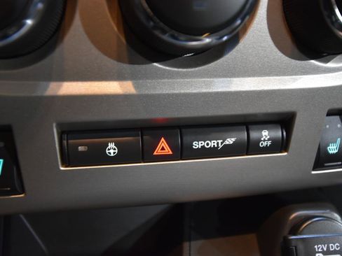 Used 2012 Dodge Challenger SRT8 image 31