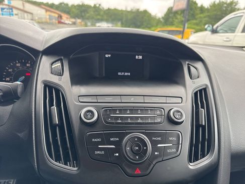 Used 2018 Ford Focus SE FWD image 27