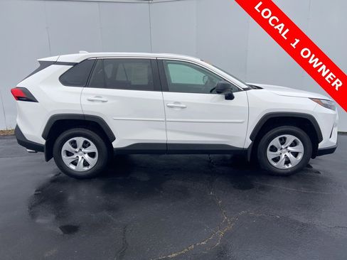 Used 2023 Toyota RAV4 LE image 2