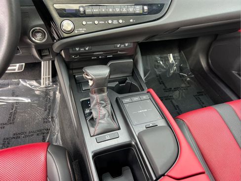 Certified 2022 Lexus ES 350 F Sport w/ Accessory Package image 32