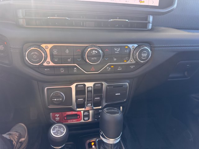 New 2027 Jeep Gladiator Rubicon AWD/4WD image 14