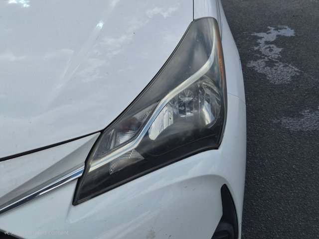 Used 2018 Toyota Yaris L FWD image 9