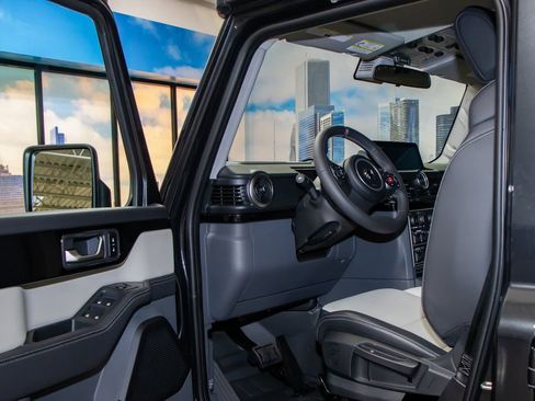 Used 2024 INEOS Grenadier image 12