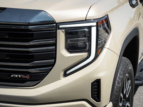 Used 2023 GMC Sierra 1500 AT4 w/ AT4 Premium Package AWD/4WD image 6