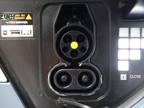 Used 2024 Hyundai Ioniq 5 Limited image 10