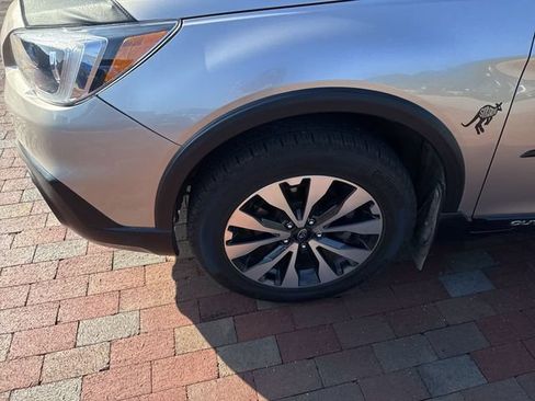 Used 2017 Subaru Outback 2.5i Limited AWD/4WD image 2