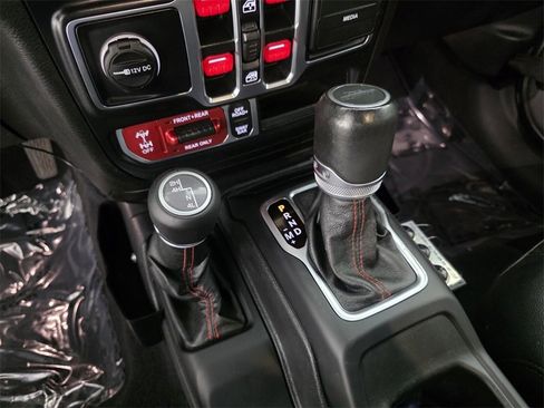 Used 2020 Jeep Gladiator Rubicon image 25