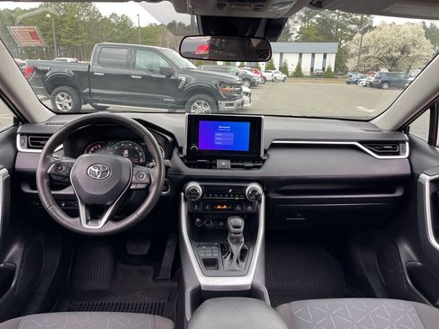 Used 2025 Toyota RAV4 XLE w/ Convenience Package image 8