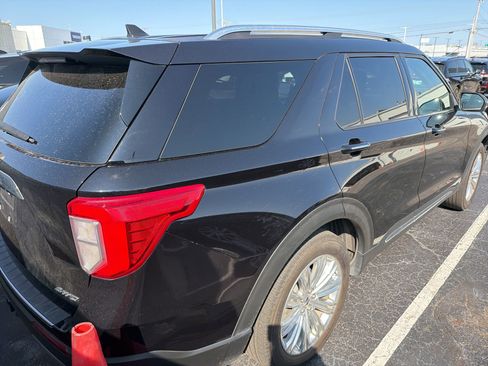 Used 2021 Ford Explorer Limited w/ Equipment Group 301A image 9