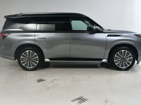 Used 2025 INFINITI QX80 Sensory image 3