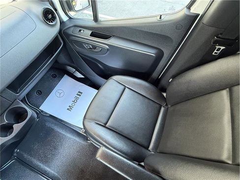Used 2023 Mercedes-Benz Sprinter 2500 image 35
