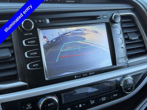 Used 2019 Toyota Highlander XLE image 23