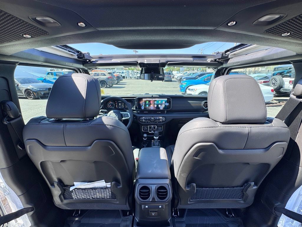 New 2026 Jeep Wrangler Unlimited Sahara AWD/4WD image 25