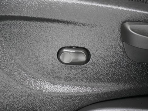 Used 2022 Chevrolet Trax LS w/ Tint and Cruise Package image 23