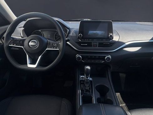 Used 2020 Nissan Altima 2.5 S FWD image 10