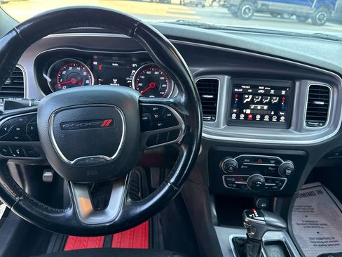Used 2020 Dodge Charger SXT w/ Leather Interior Group image 15