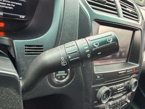 Used 2016 Ford Explorer XLT w/ Equipment Group 202A AWD/4WD image 17