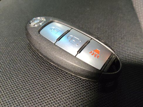 Used 2020 Nissan Pathfinder S image 32