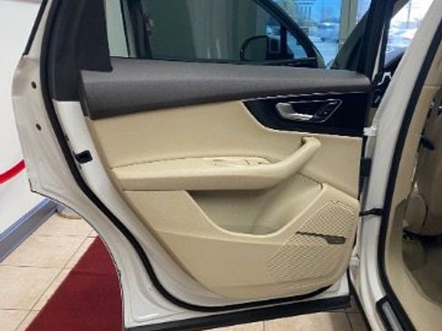 Used 2019 Audi Q7 3.0T Premium Plus w/ Premium Plus Package image 12