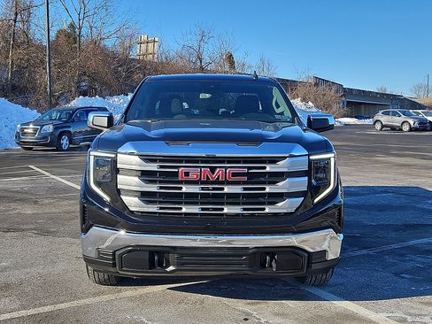 Certified 2023 GMC Sierra 1500 SLE image 2
