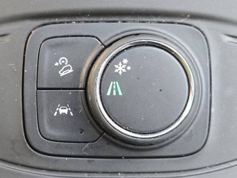 Used 2023 GMC Terrain SLE FWD image 5
