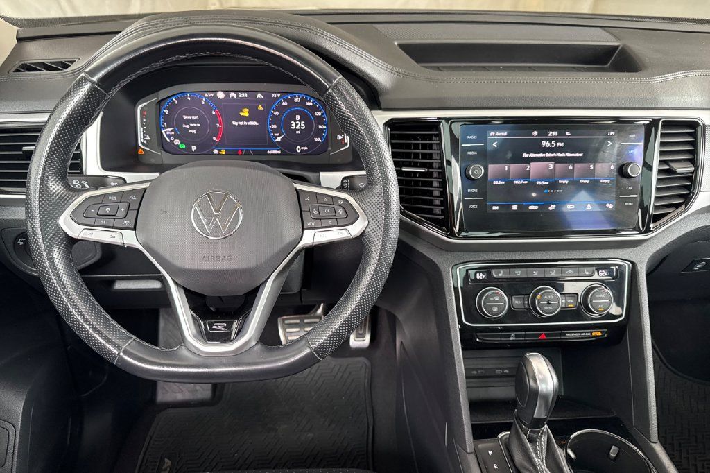Used 2021 Volkswagen Atlas SEL R-Line AWD/4WD image 16