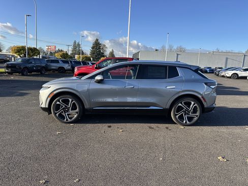 New 2026 Chevrolet Equinox EV LT w/ Convenience Package II image 2
