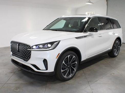 New 2026 Lincoln Aviator Reserve image 3