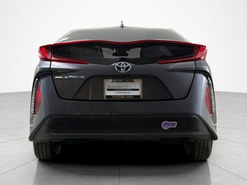 Used 2018 Toyota Prius Prime Premium w/ Preferred Accessory Package FWD image 4