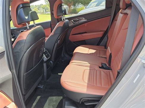 Used 2023 Kia Sportage SX image 7