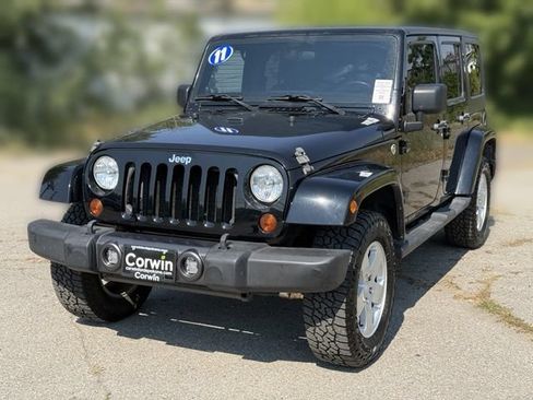 Used 2011 Jeep Wrangler Unlimited Sahara AWD/4WD image 5