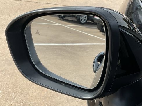 Used 2025 Nissan Rogue SV image 11