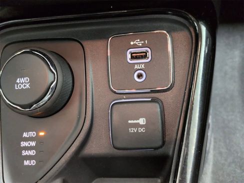 Used 2019 Jeep Compass Limited image 30