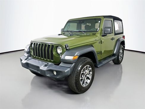 Used 2024 Jeep Wrangler Sport S image 3