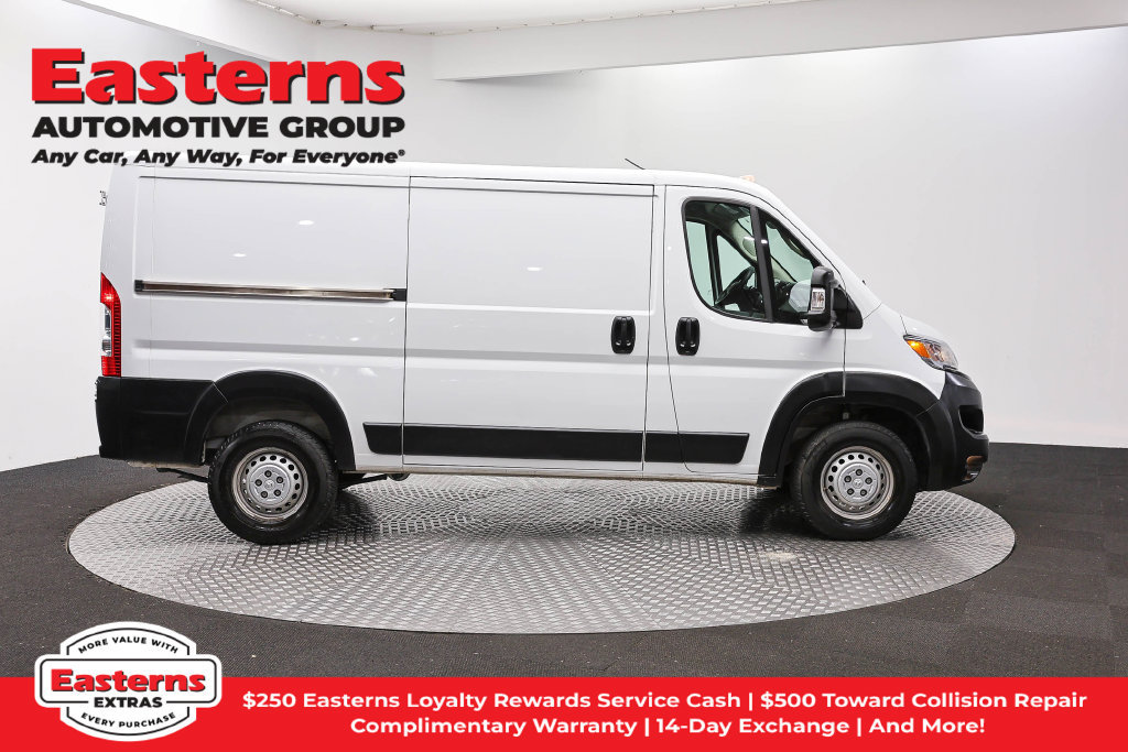 Used 2025 RAM ProMaster 2500 w/ Convenience Group FWD image 4