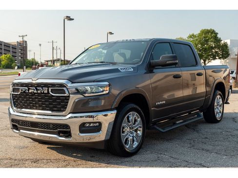 Used 2025 RAM 1500 Big Horn AWD/4WD image 4