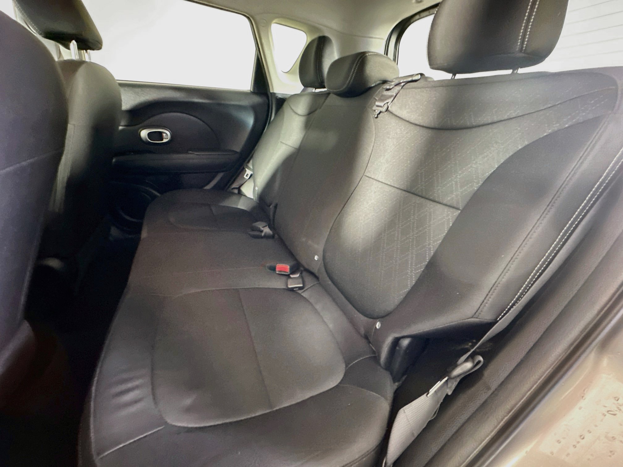Used 2015 Kia Soul FWD image 24