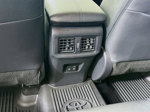 Used 2019 Toyota RAV4 Limited w/ Cold Weather Package AWD/4WD image 27