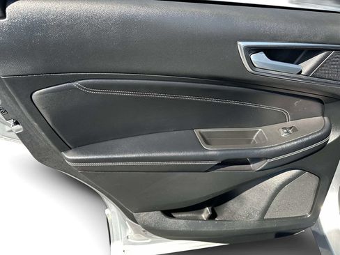 Used 2023 Ford Edge Titanium AWD/4WD image 11